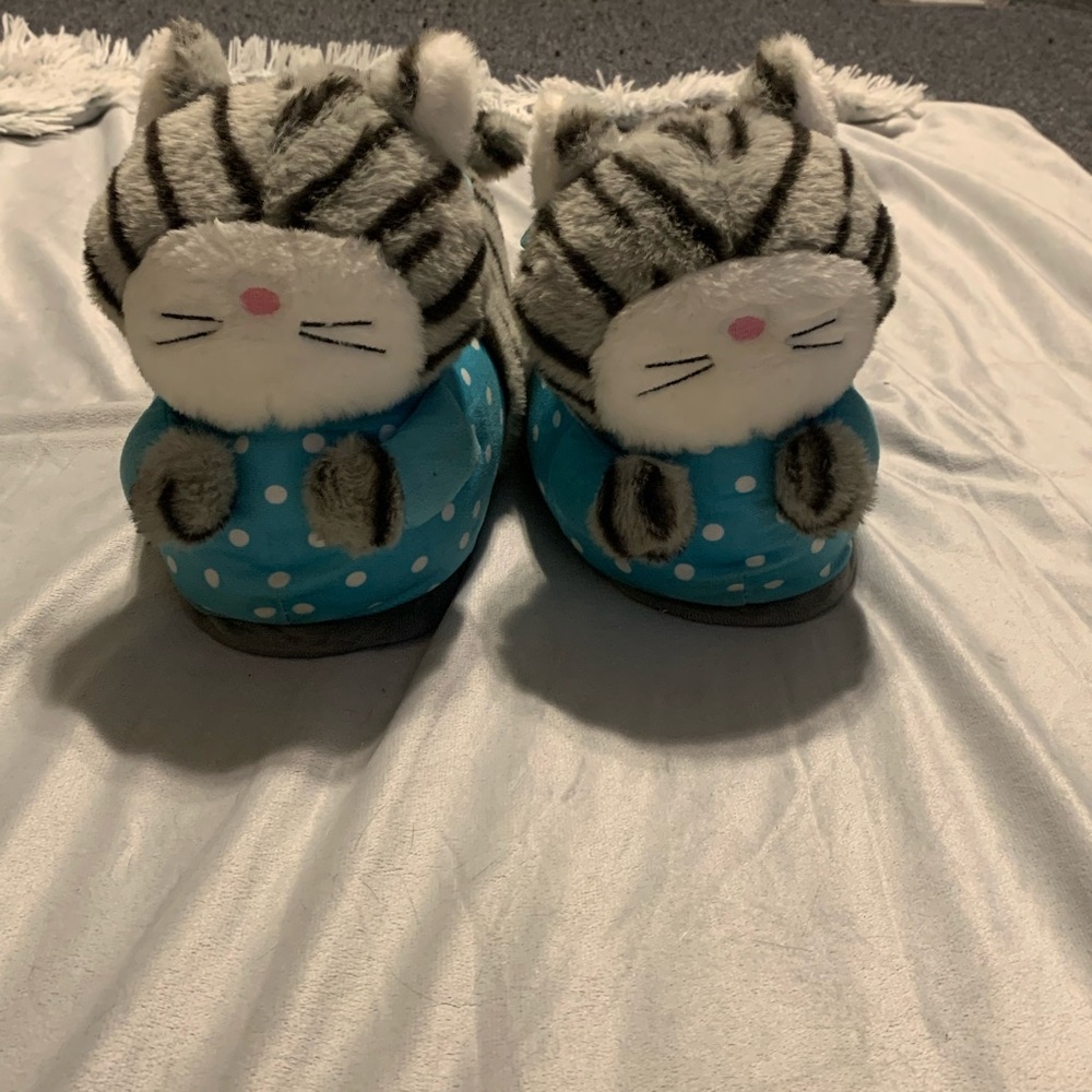 Women’s Cat Slippers